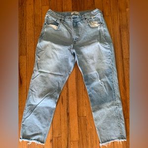 Abercrombie High Rise Mom Jean size 32/12